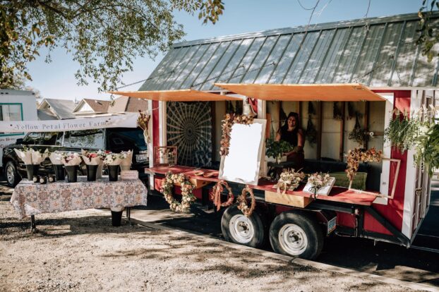 The mobile flower stand